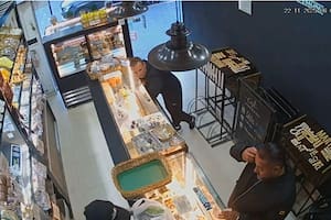 Los sospechosos compraron facturas en una pandería de Merlo después del robo en San Isidro