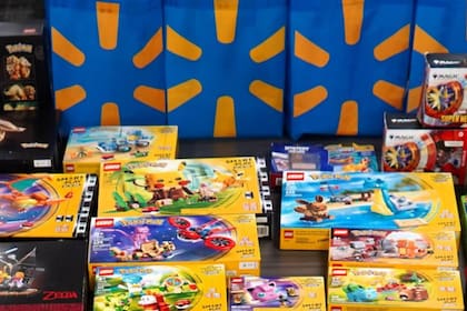 Los sospechosos habrían robado mercadería durante tres semanas en distintas tiendas del condado de Bay