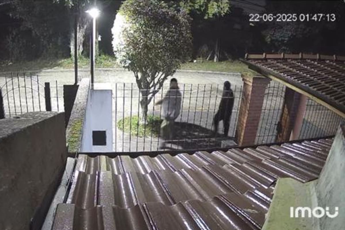 Los sospechosos quedaron registrados por cámaras de seguridad