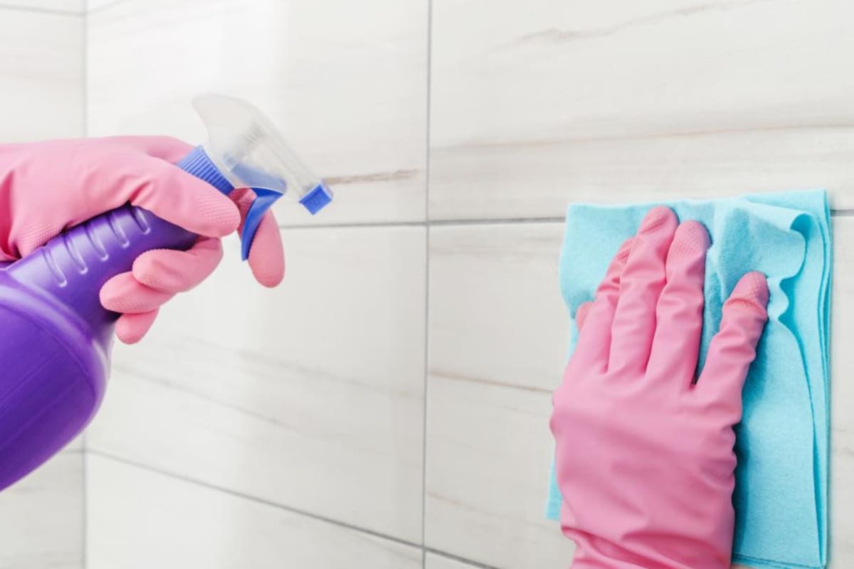 Los sueldos de las empleadas domésticas varía según la hora y el mes trabajado