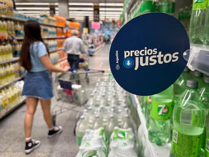 Los supermercados aseguran que las empresas proveedoras fueron bajando los niveles de entrega desde que se anunció el programa y en los productos a precios congelados hoy el abastecimiento ronda entre 55 y 60%