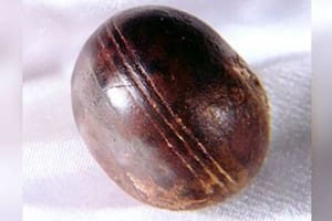 Los surcos que atraviesan las esferas han llamado la atención de los creyentes en la vida extraterrestre