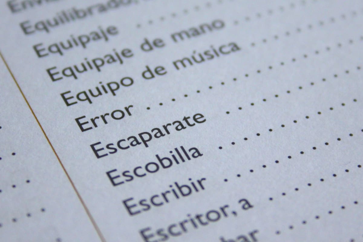 Los sustantivos son, para la gramática española, los núcleos de los sintagmas nominales, por eso pueden asumir distintos roles dentro de una oración