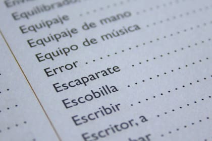 Los sustantivos son, para la gramática española, los núcleos de los sintagmas nominales, por eso pueden asumir distintos roles dentro de una oración