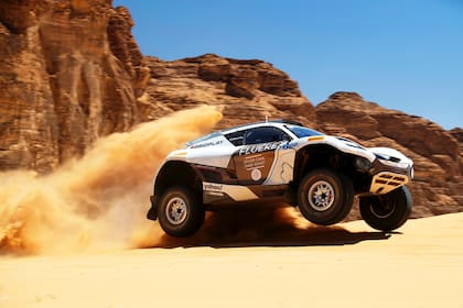 Los SUVs eléctricos durante las pruebas en el desierto de Arabia Saudita, sede de la primera fecha de la Extreme E, una nueva categoría ecológica de automovilismo.
