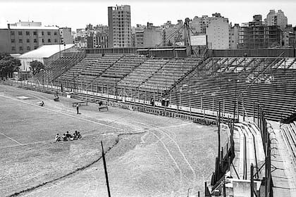 Los tablones de Ferro en los ochentas eran tan identificables como las tribunas de los grandes estadios del fútbol argentino.