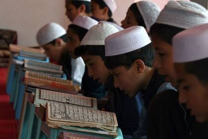 Los talibanes imponen la ley islámica bajo una interpretación extrema