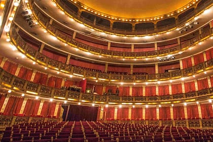 Los teatros pueden volver a funcionar, pero sin público