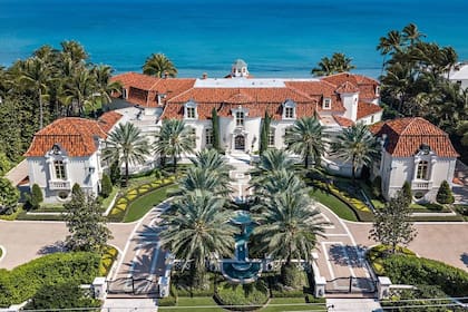 Los techos de la casa habían sido cambiado por unos grises en 2019