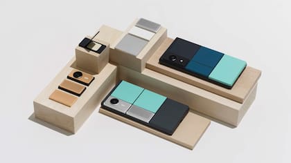 Los teléfonos diseñados en el Proyecto ARA tienen 6 módulos en la parte trasera, que pueden cambiarse para sumar funciones extra