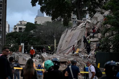 Los terremotos provocaron el colapso de casas y edificios