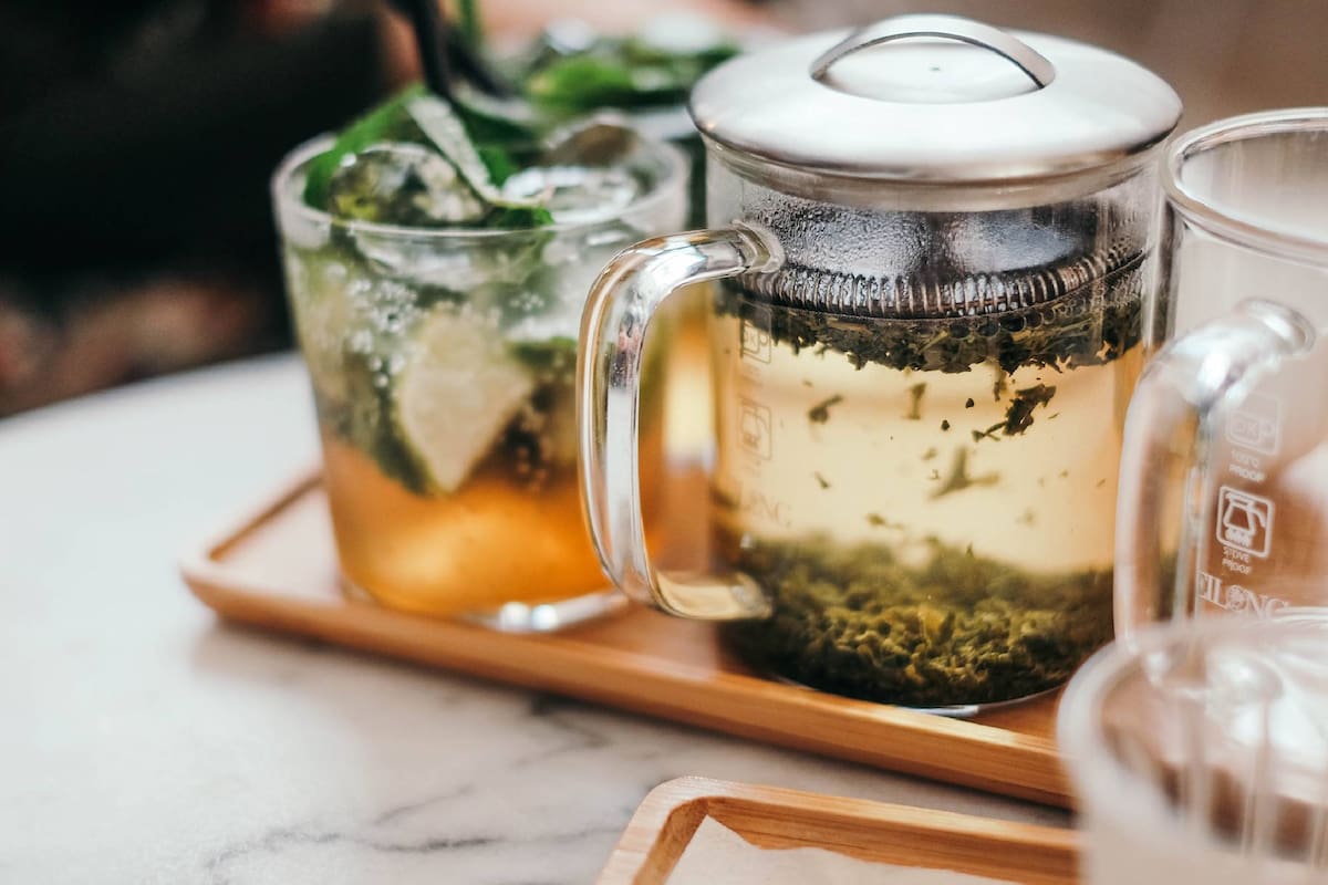 Los tés de hierbas son un buen apoyo para los planes detox