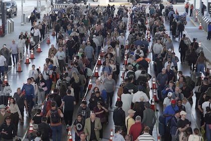 Los tiempos de espera en el aeropuerto de Houston todavía son muy largos