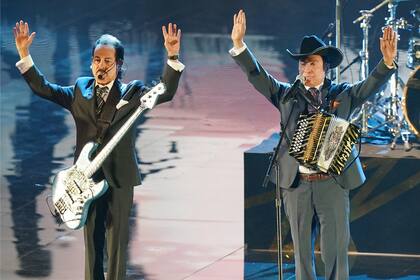 Los Tigres del Norte, durante un ensayo del show que ofrecerán esta noche, en la ceremonia de los Latin Grammy