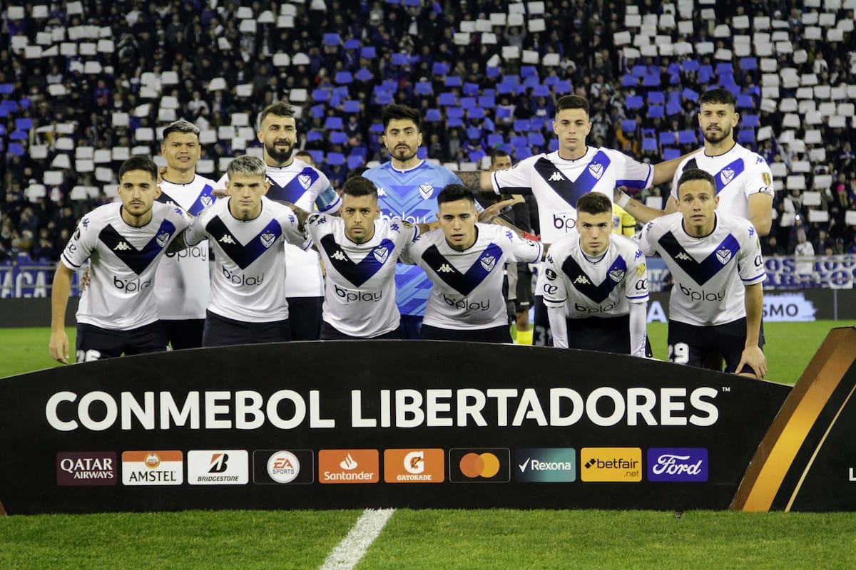 Los titulares ante River, por la Copa Libertadores, en la victoria 1-0 en Liniers: Walter Bou, Lucas Pratto, Lucas Hoyos (arquero), Máximo Perrone y Matías de los Santos; abajo, Nicolás Garayalde, Luca Orellano, Lucas Janson, Francisco Ortega, Valentín Gómez y Leonardo Jara