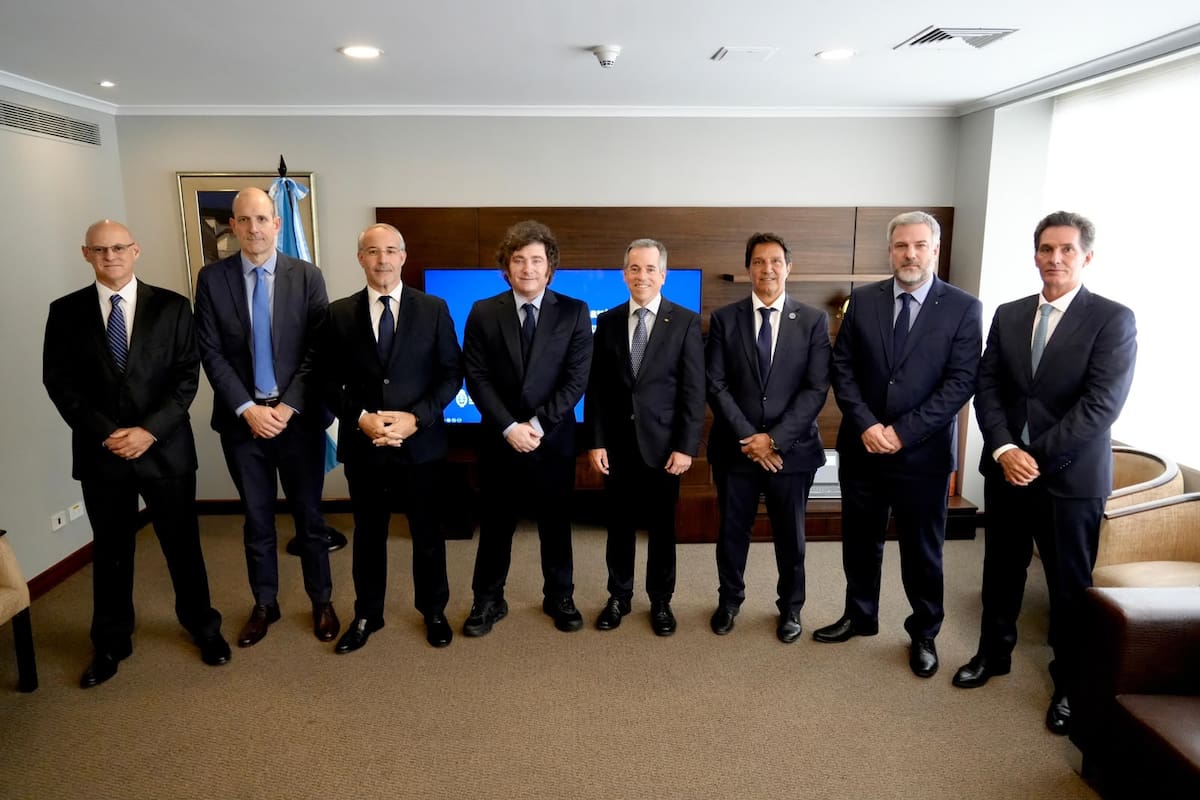 Los titulares de las principales cámaras automotrices argentinas se reunieron con el presidente Javier Milei en Ecuador