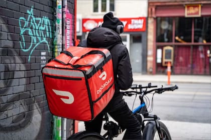 Los trabajadores de DoorDash podrán ganar dinero extra al entrenar modelos de IA