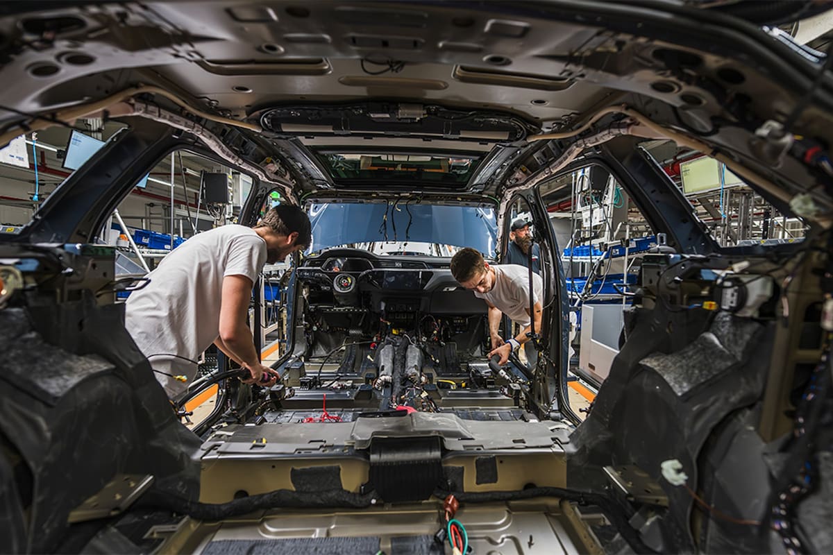 Los trabajadores de la planta de Bélgica reclaman por un duro recorte