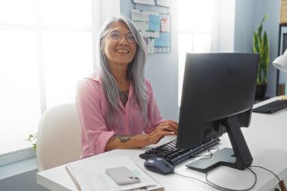 Los trabajadores silver (mayores de 55 años) pueden encontrar en la IA un aliado para combinar su experiencia laboral