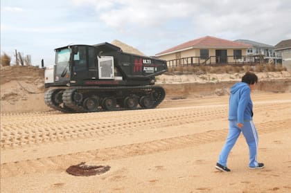 Los trabajos en Flagler Beach para descargar arena