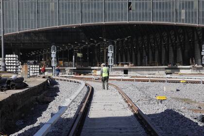 Los trabajos en la estación Retiro de la línea Mitre ya finalizaron y se espera la llegada de los trenes a cuatro de los ocho andenes; en los restantes, las obras continuarán un tiempo más