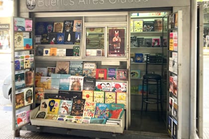 Los tradicionales quioscos de diarios y revistas no venden solo publicaciones sino que ampliaron las posibilidades de productos a comercializar