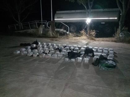 Los traficantes usaron un camión cisterna para transportar la droga en Joaquín V. González