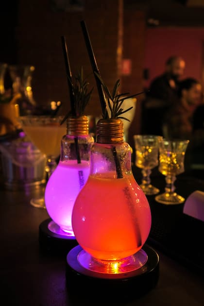 Los tragos de 7 negronis son originales en sabor y presentación