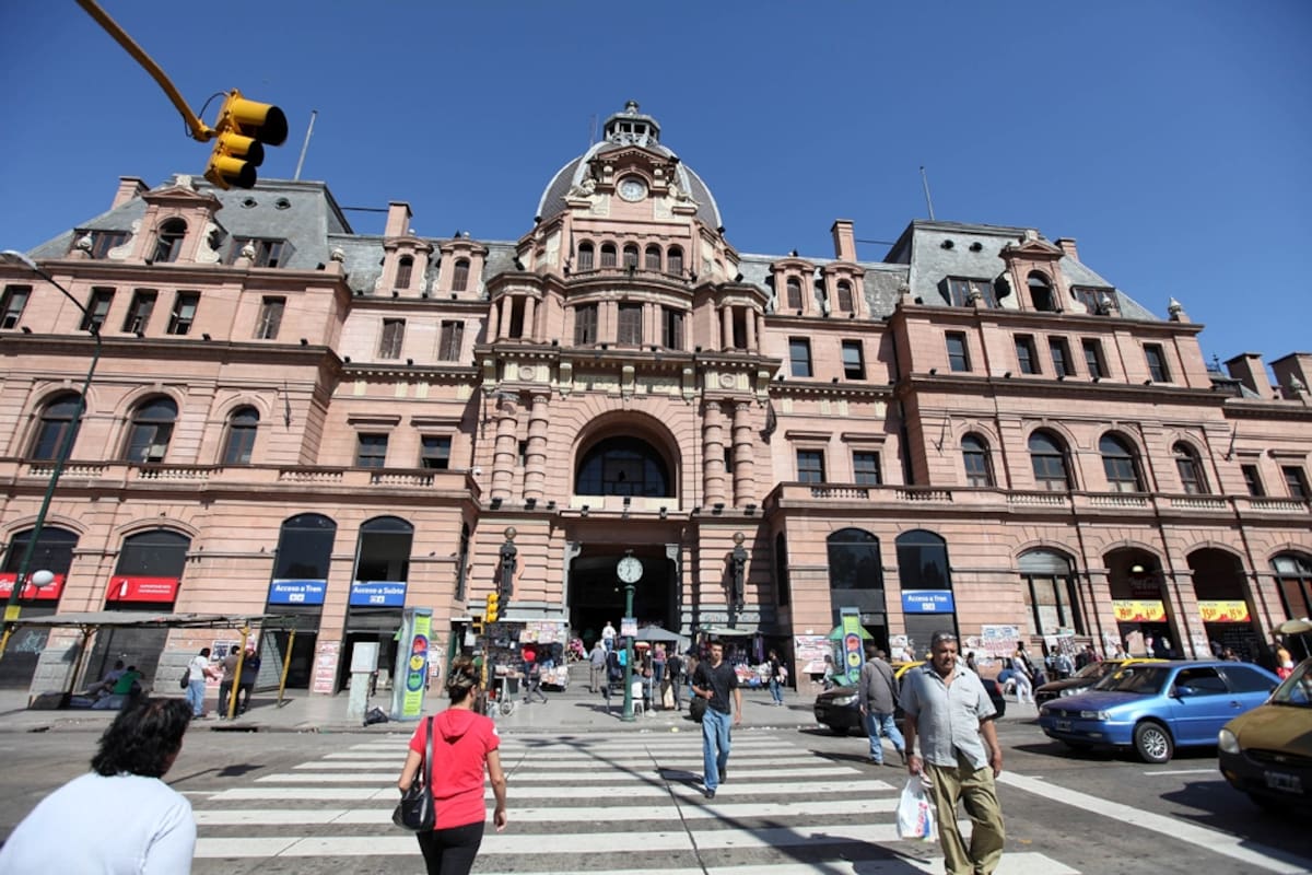 Los trenes del Roca y el subte C funcionan con normalidad