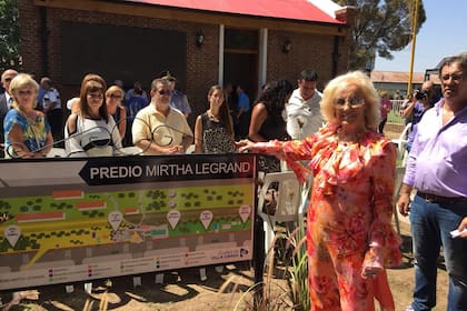 El Predio del Ferrocarril de Villa Cañás lleva ahora el nombre de Mirtha Legrand
