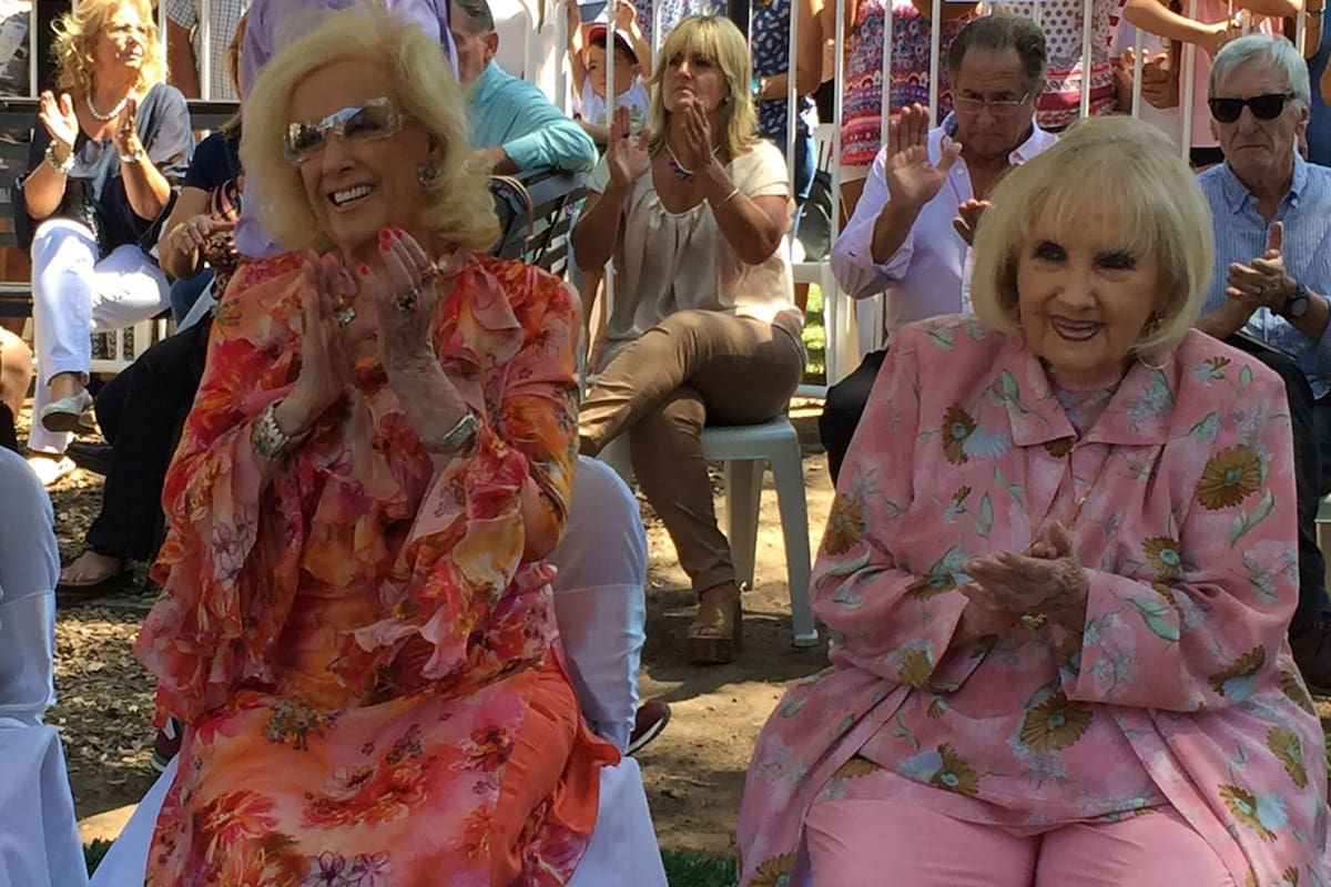 Los tres célebres visitantes fueron recibidos con honores por su ciudad natal