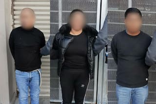 Detuvieron a tres sospechosos cuando intentaban abrir un auto estacionado en Mataderos