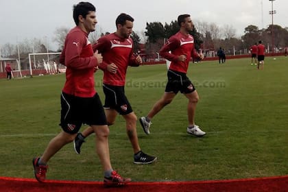 Los tres refuerzos del Rojo entrenaron en Domínico