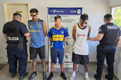 Los tres sospechosos detenidos por la policía bonaerense