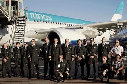 Los tripulantes del avión de Aerolíneas Argentinas sin Analía Fronti, la única mujer