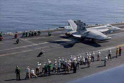 Los tripulantes del USS Abraham Lincoln enfrentaron condiciones adversas en sus tareas en el despliegue de nueve meses