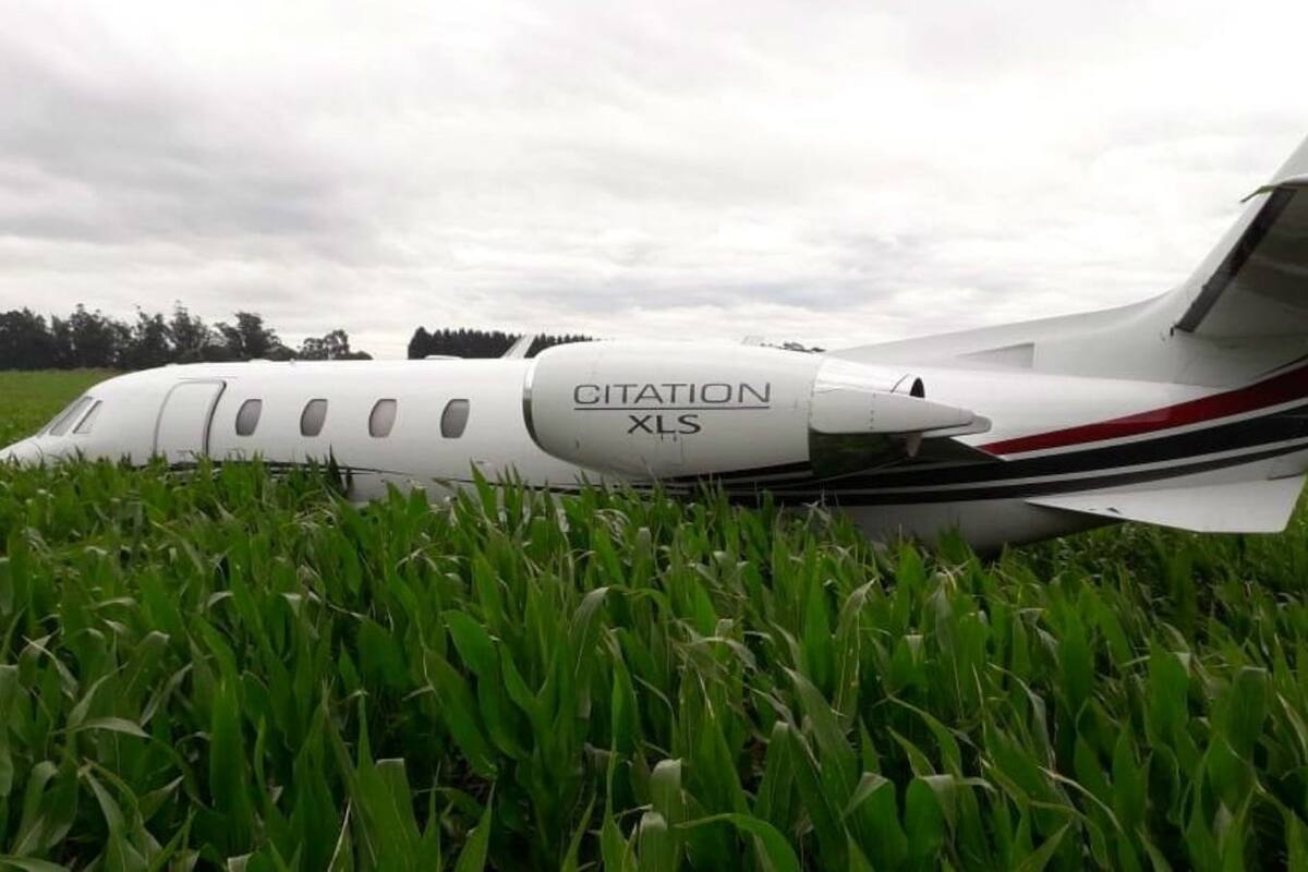 Los tripulantes y pasajeros de la nave resultaron ilesos