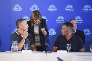 Los triunviros Sola y Arguello con la senadora oficialista Patricia Bullrich
