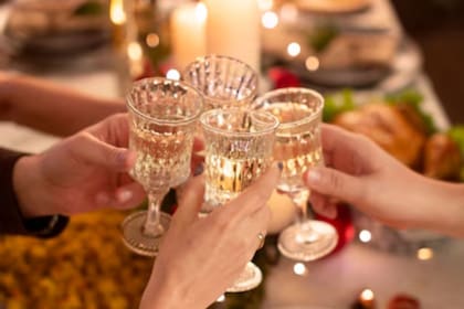 Los trucos naturales para aliviar la pesadez estomacal tras las comidas de Año Nuevo