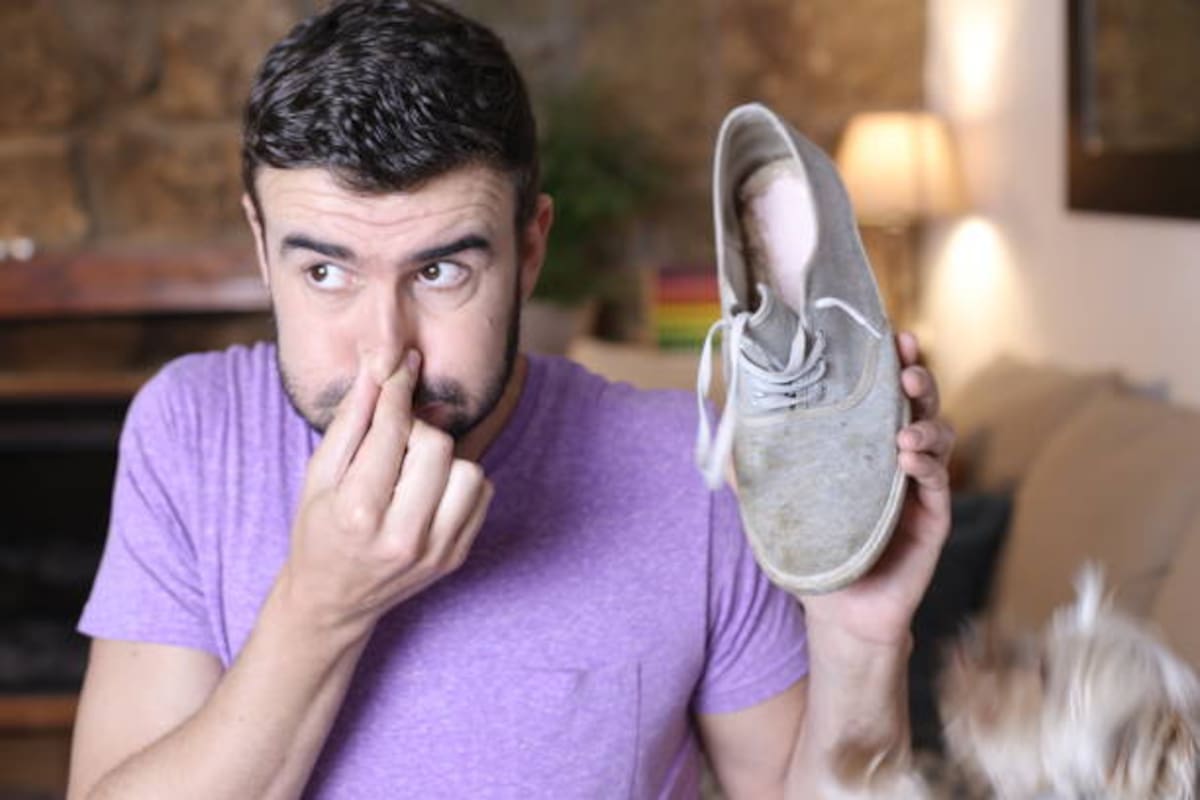 Los trucos para eliminar el mal olor de los zapatos