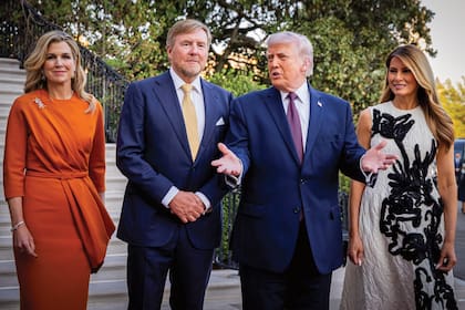 Los Trump reciben a sus huéspedes en la Casa Blanca