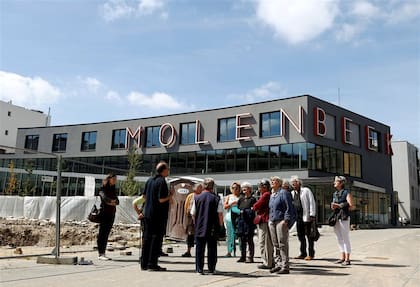 Los turistas recorren Molenbeek, que busca enterrar su vinculación con el terrorismo y asociarse al arte