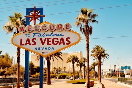 Los turistas ya no podrán detenerse en los puentes peatonales de Las Vegas
