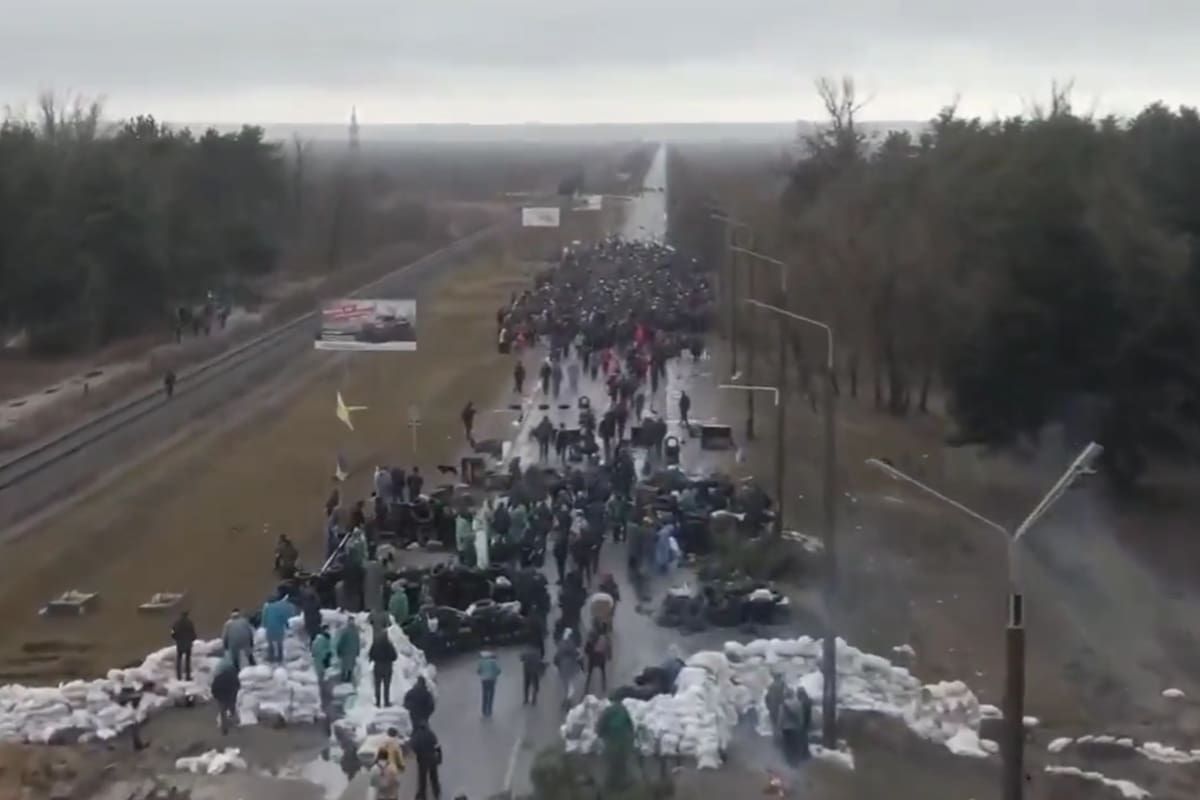 Los ucranianos bloquean el paso de las tropas rusas a la mayor central nuclear de Europa