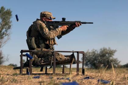 Los ucranianos siguen entrenándose para luchar contra Rusia: pocos esperan que la guerra termine pronto.