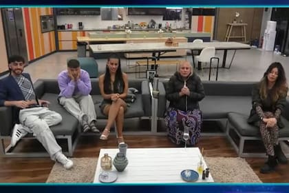 Los últimos cinco participantes del certamen son Luz, Tato, Ulises, Selva y Eugenia
