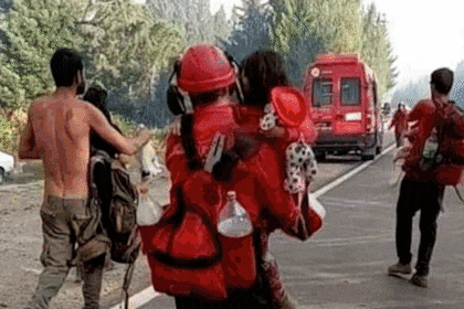 Los últimos incendios en el sur del país, en el que las llamas arrasaron 12 mil hectáreas, ocasionaron hasta el momento dos muertes, cientos de evacuados que perdieron sus hogares, así como la pérdida de animales
