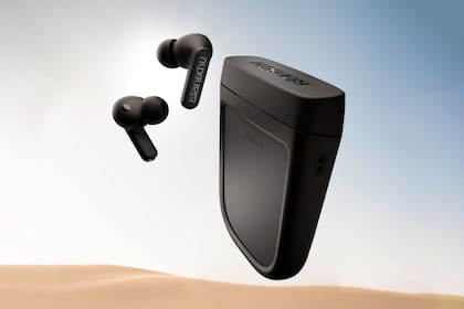 Los Urbanista Phoenix son unos auriculares inalámbricos TWS que tienen un panel solar en el estuche de carga