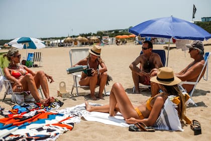 Los uruguayos por un lado y los argentinos por el otro al momento de armar rondas de mates.
