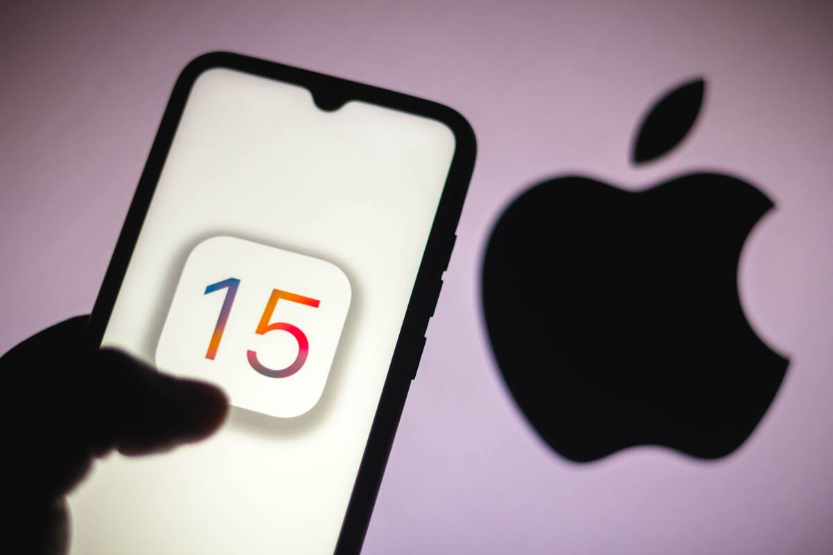Los usuarios de dispositivos con iOS 15 y con macOS Monterrey o posterior deben instalar los parches de seguridad que publicó Apple para mantener seguro su equipo
